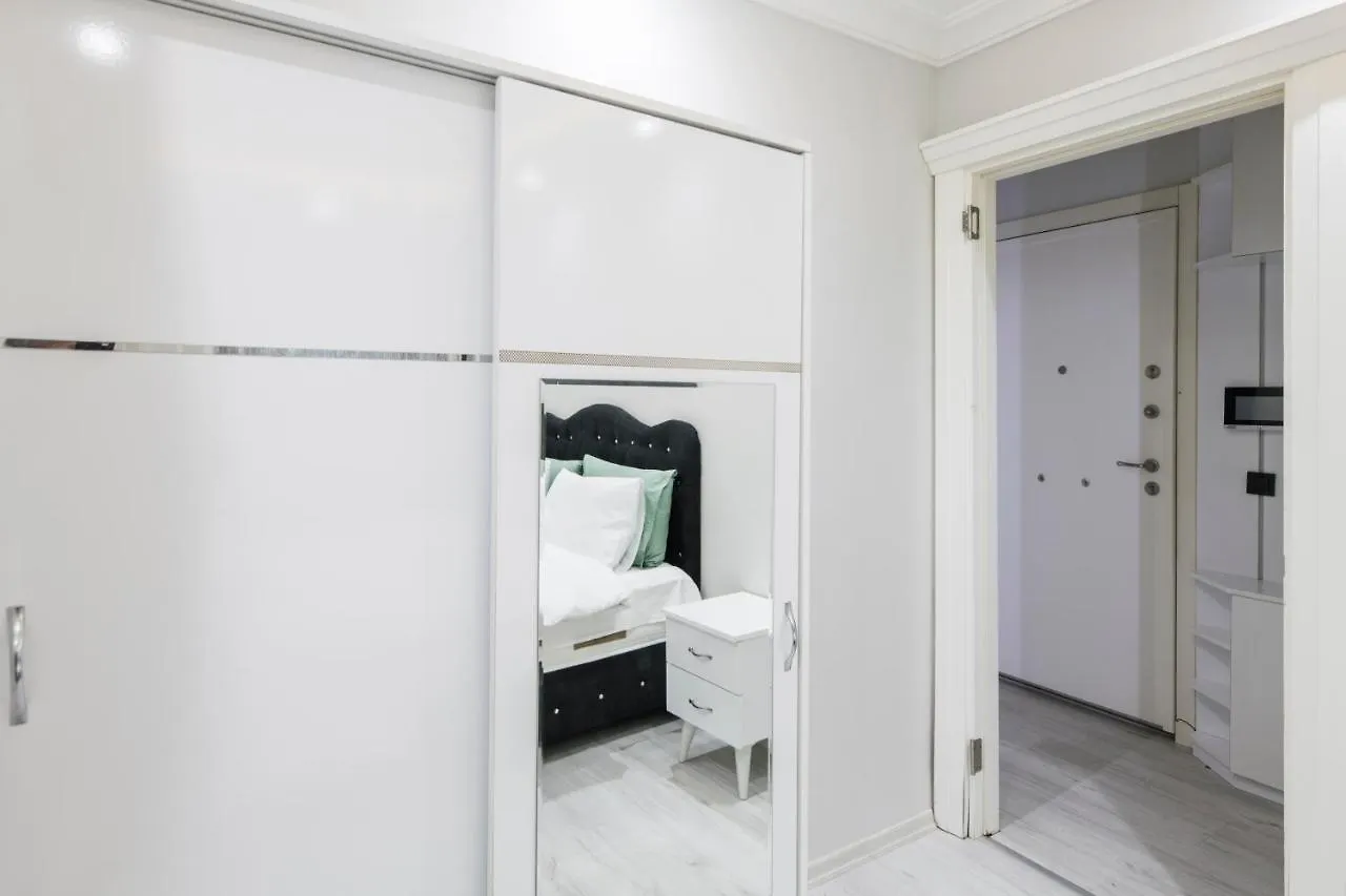Peaceful 1 Bedroom Flat W/Ac Near Taksim - 7 Min Walk Istambul