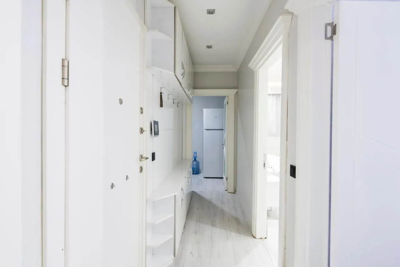 Peaceful 1 Bedroom Flat W/Ac Near Taksim - 7 Min Walk Istambul